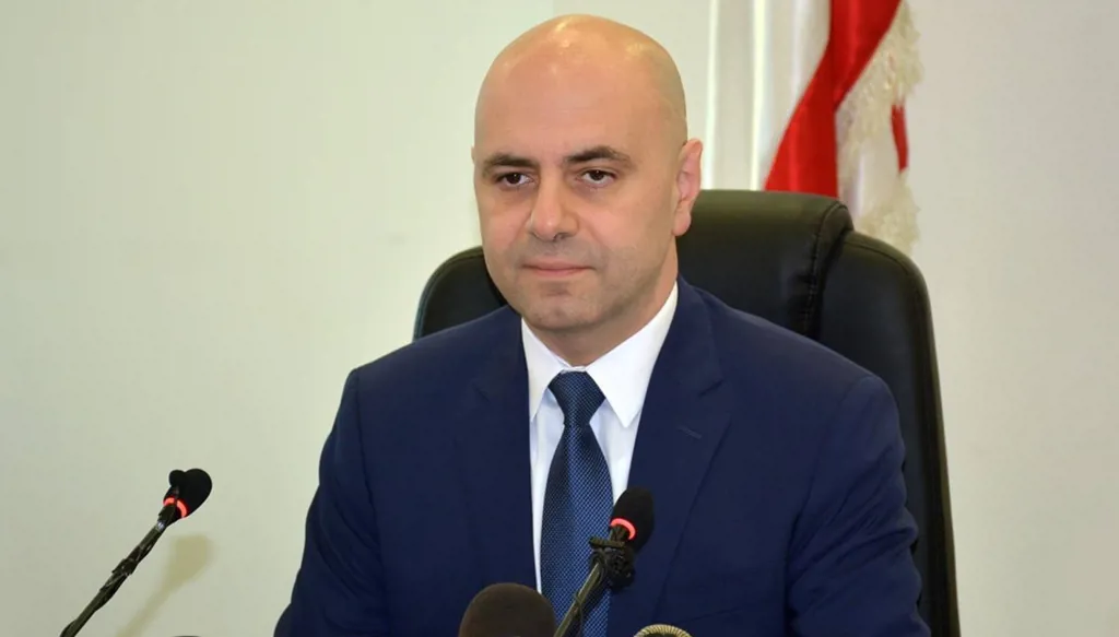 بالفيديو- حاصباني يحذّر من إنشاء مركز إيواء في مرفأ بيروت: تداعيات لوجستية وبيئية ومخاوف من توسّع سكاني