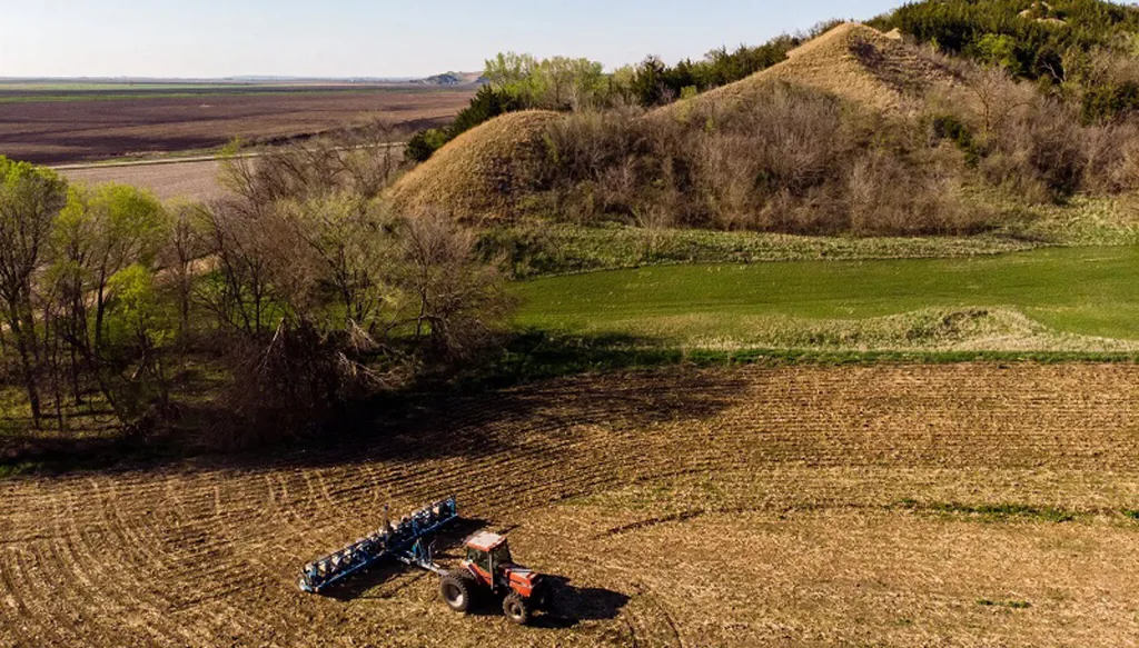 "نيويورك تايمز": إدارة ترامب تأمر بتعليق مداهمات المزارع والفنادق