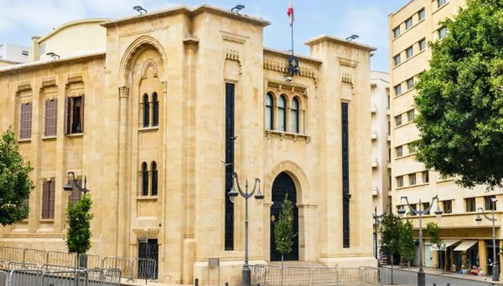 مواقف متناقضة من قوانين الايجارات
