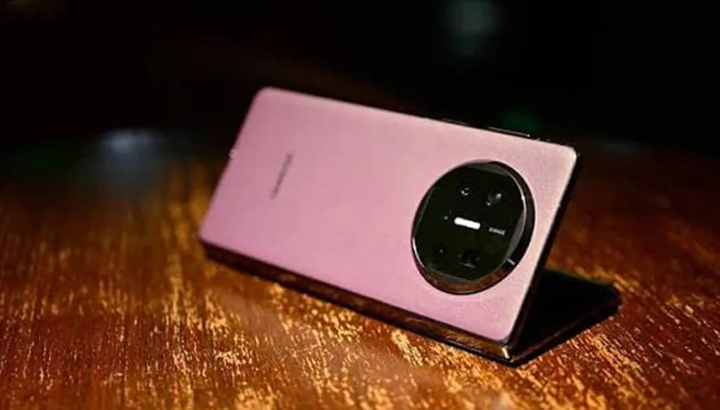 ميزة في Huawei Mate X5 أنقذت رجلاً من الموت