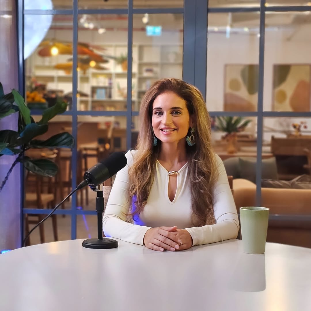 الكاتبة سارة حمدان. (إنستغرام)