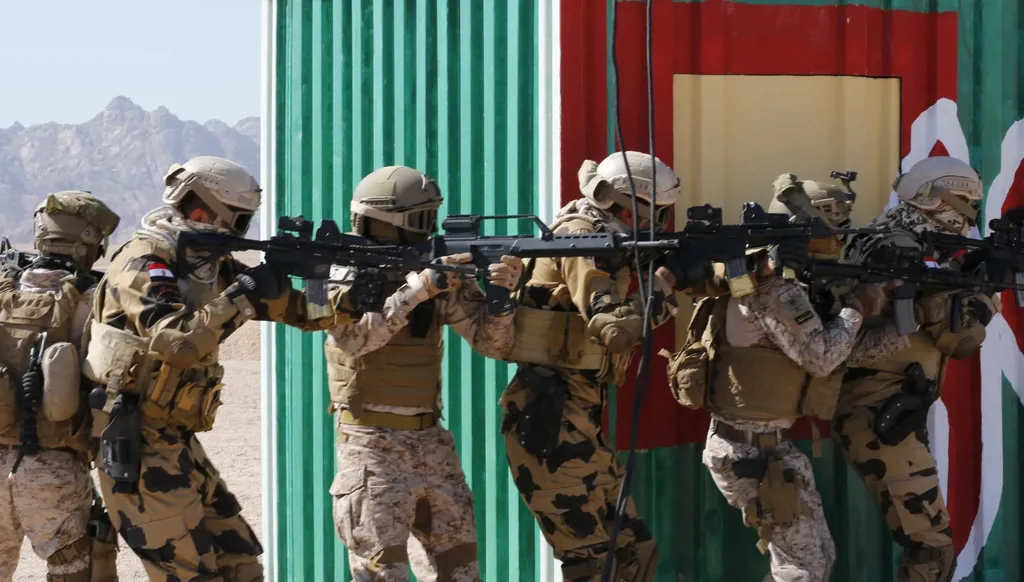 مصر تعزّز تعاونها العسكري مع الصومال وسط سجالات بشأن الدور التركي في أفريقيا