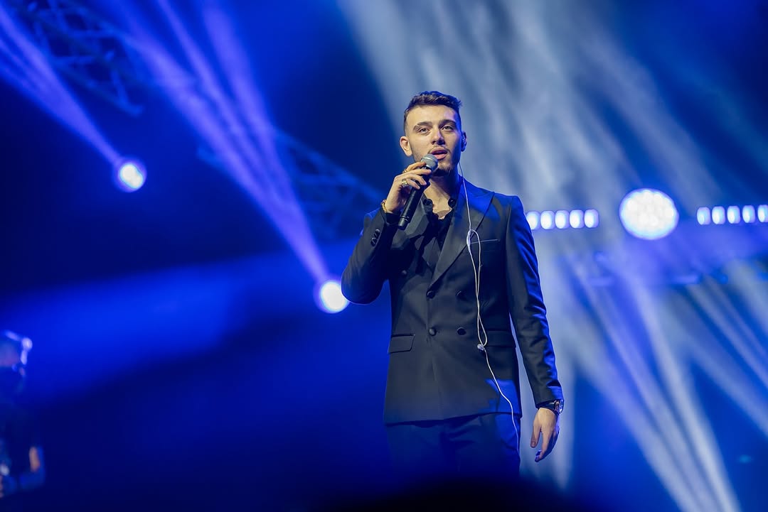 الشامي على المسرح (المصدر: إنستغرام)