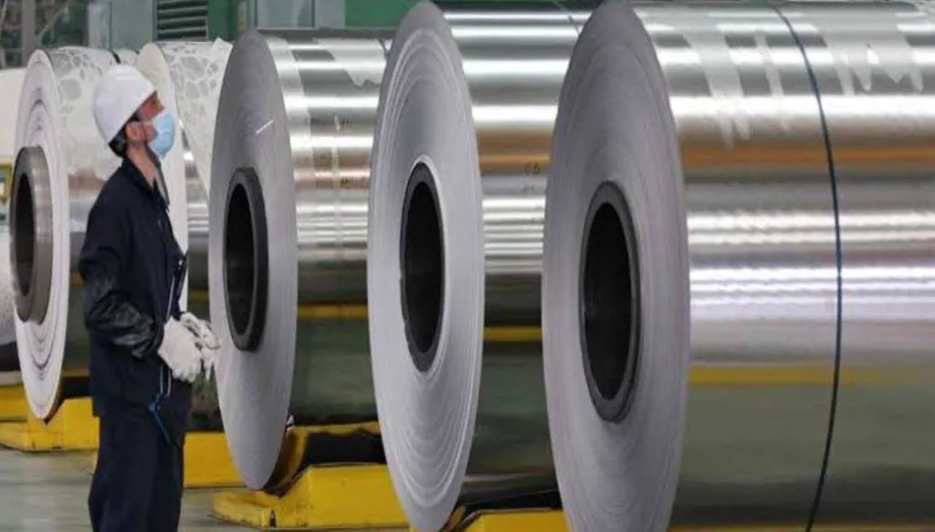 بعد "الضربة المدمّرة" الأميركيّة... بريطانيا تدعم قطاع الصلب لحمايته