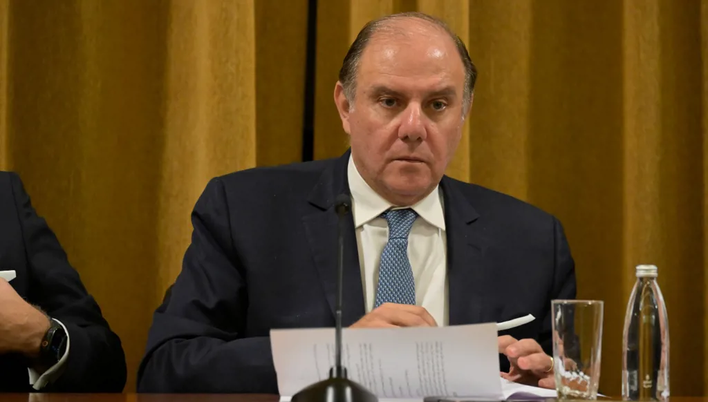 الحاكم يطلق معركة المساءلة لاسترداد أموال المركزي والمودعين