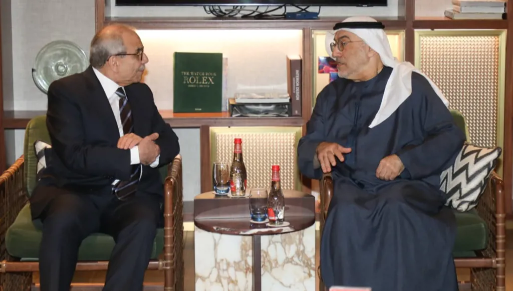 سلام يصل إلى دبي للمشاركة في القمة العالمية للحكومات