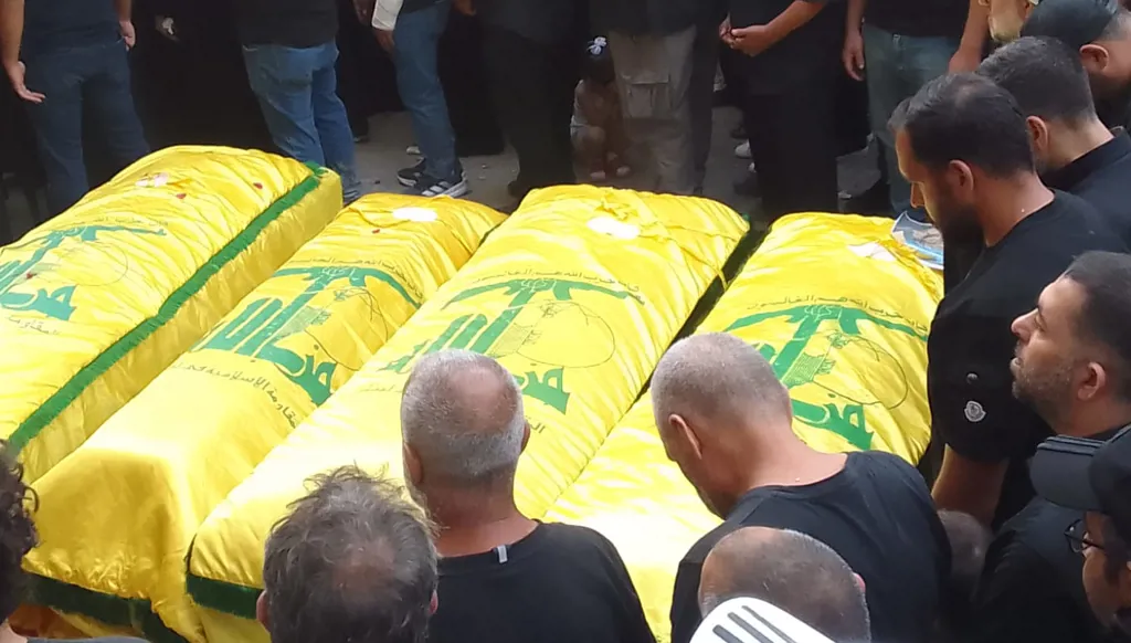 "النهار"- جنوب لبنان... قناريت تشيع 4 من ضحايا المجزرة الإسرائيلية في البلدة (فيديو وصور)