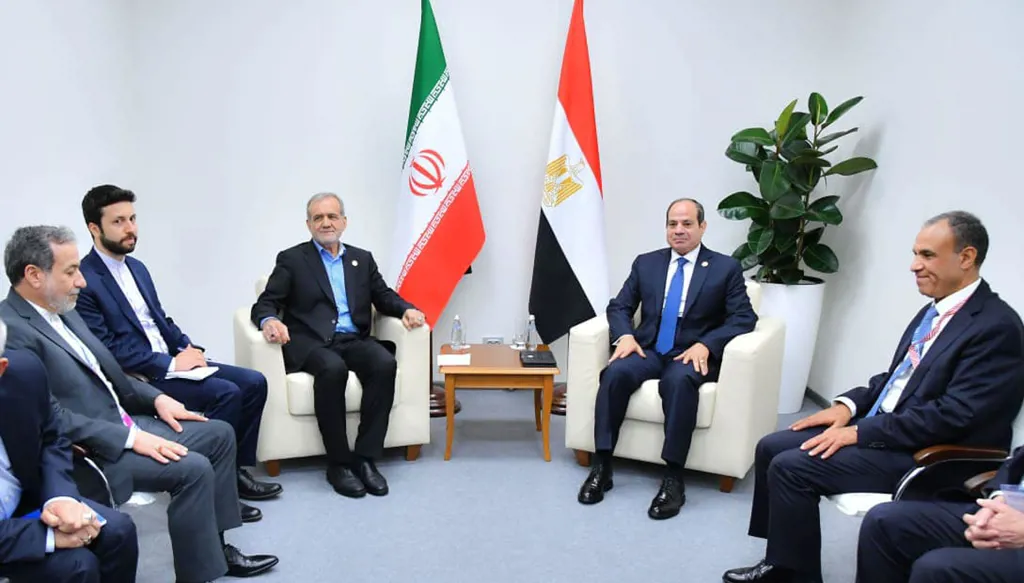 بعد عقود من التوتر... العلاقات المصرية الإيرانية أمام اختبار جديد