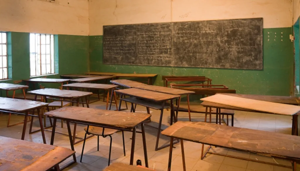 معاناة الثانويات والمدارس الرسمية في لبنان