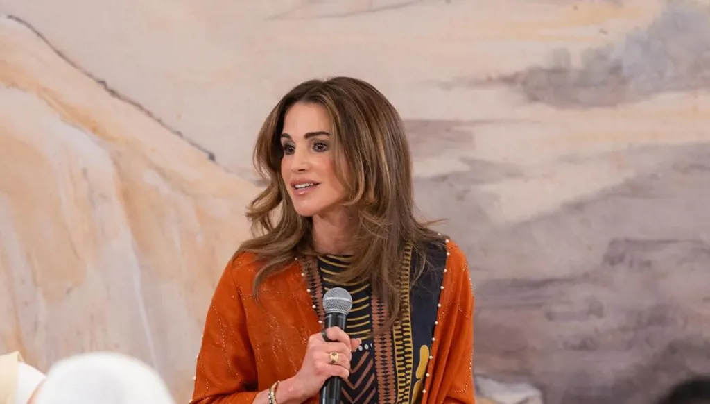 أجمل إطلالة للملكة رانيا في إفطار لدعم الشباب (صور وفيديو)