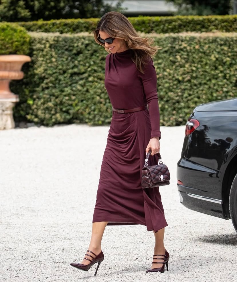 الملكة رانيا بفستان من ماركة Erdem في زيارة رمسية إلى إيطاليا (إنستغرام)