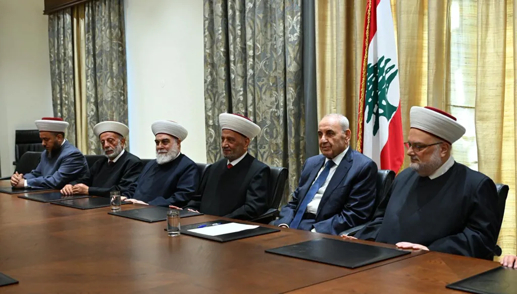 5 عند الخامسة: لبنان ولغة الحرب... أخطر شحنة أسلحة إيرانية وانفجار وسط إدلب!