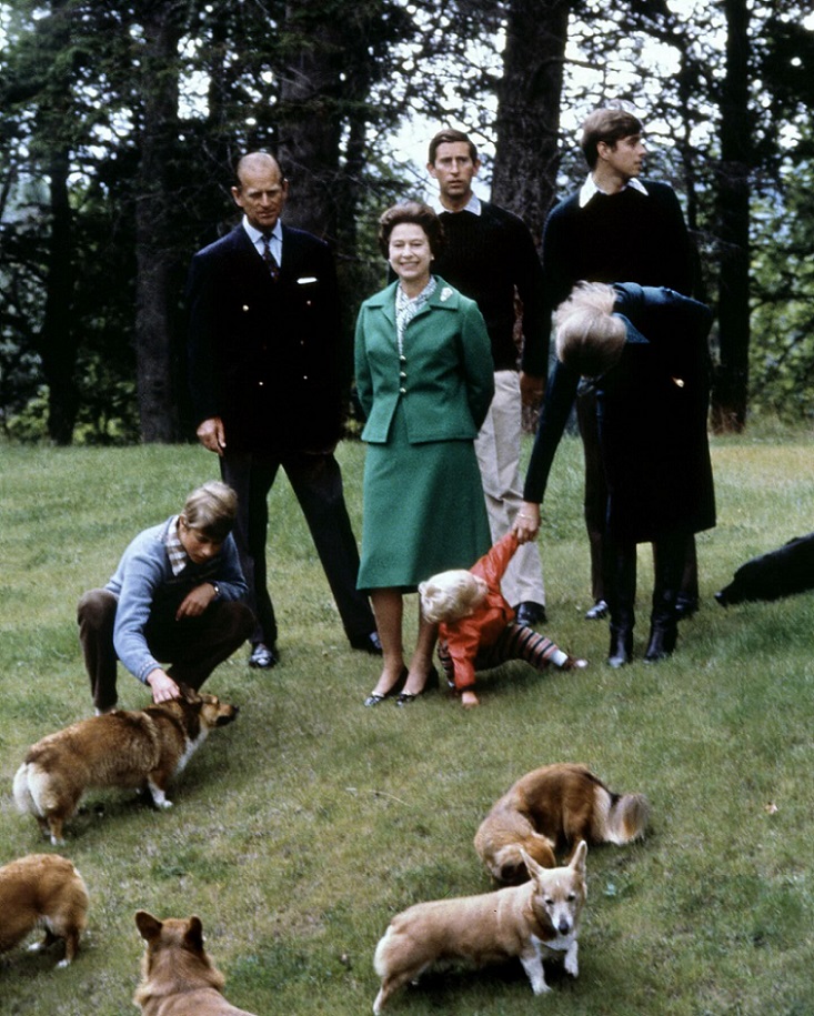 أسلوب الملكة إليزابيث الثانيّة الأيقوني (Pinterest)