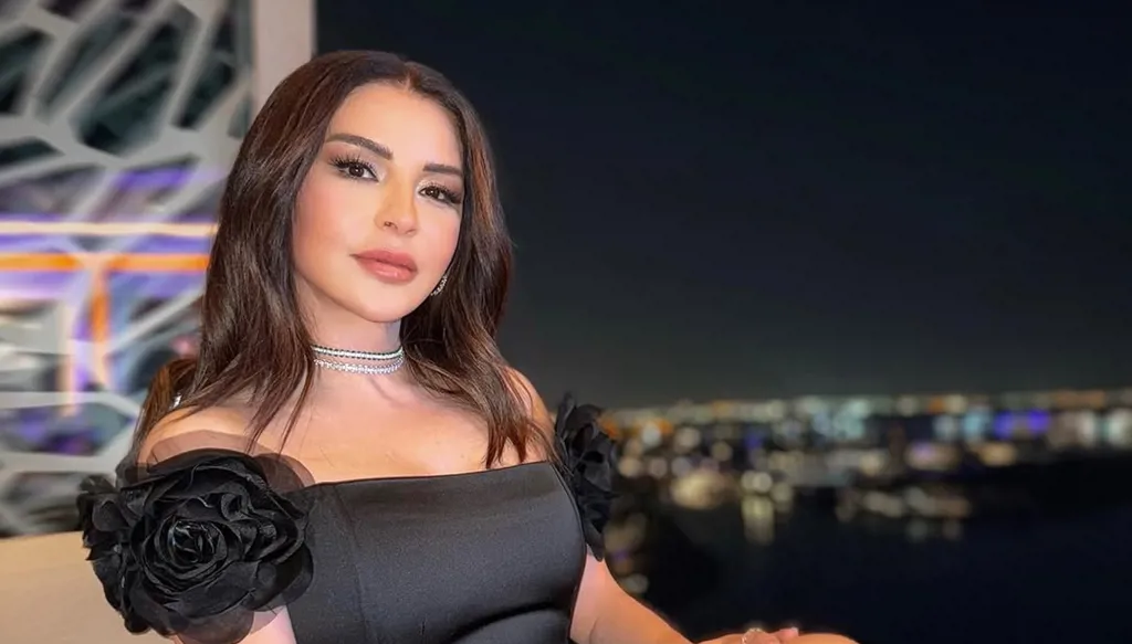 ماغي بوغصن بـ "لوك" بنات أنيق في دبي (صور)