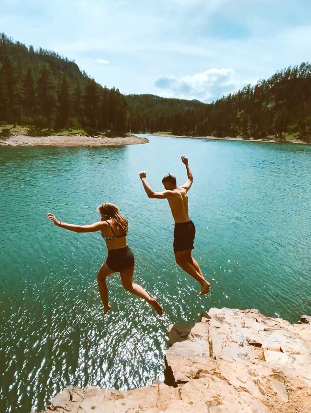 لا تقفزوا في الأنهر (Pinterest)