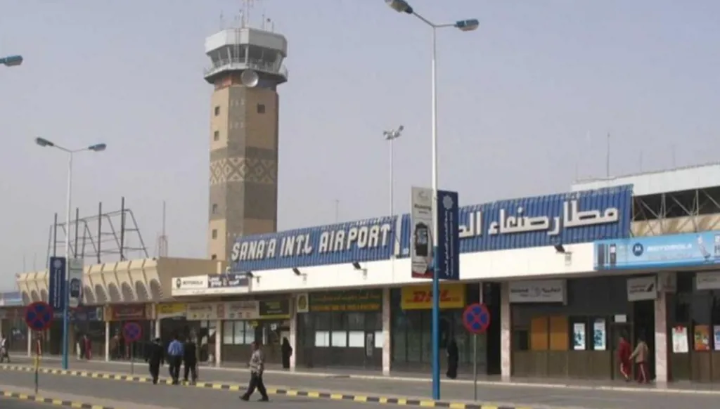 استئناف العمل بمطار صنعاء غدا الأربعاء