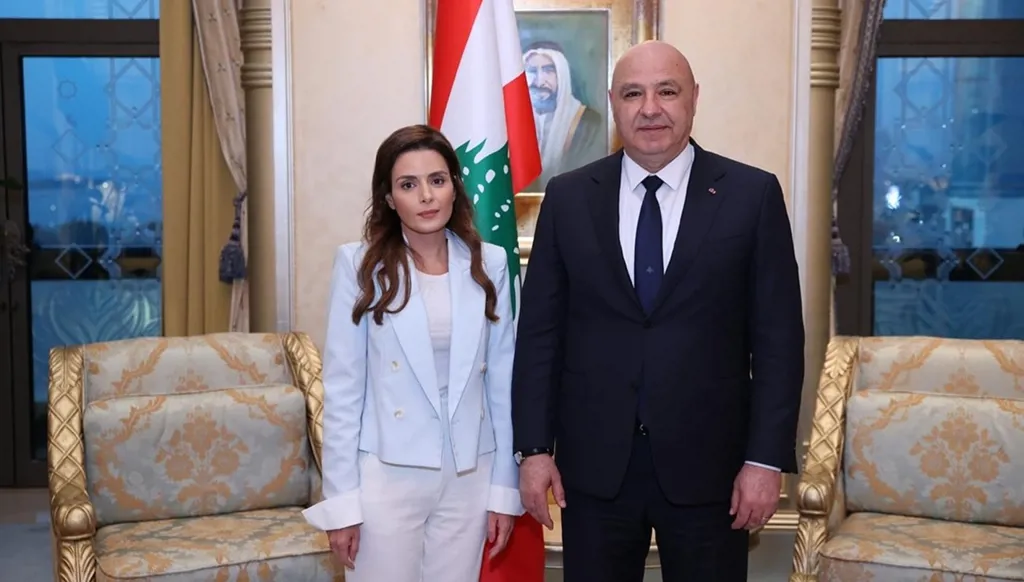 عون في أبوظبي لـ"النهار العربي": اللقاء مع بن زايد إيجابي جداً... سننقل لبنان إلى مكان آخر ولا خيار سوى القنوات الديبلوماسية لوقف الهجمات الاسرائيلية والدولة تحمي "حزب الله"