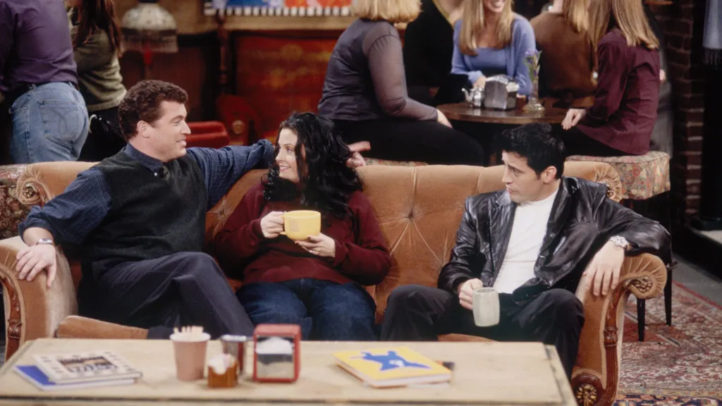 ظهر بات فين في حلقتين من مسلسل Friends بدور الدكتور روجر، شريك الشخصية مونيكا جيلر. (غيتي)