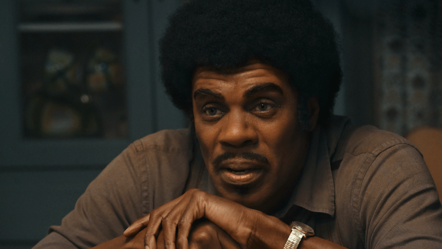 كولمان دومينغو في دور والد مايكل.