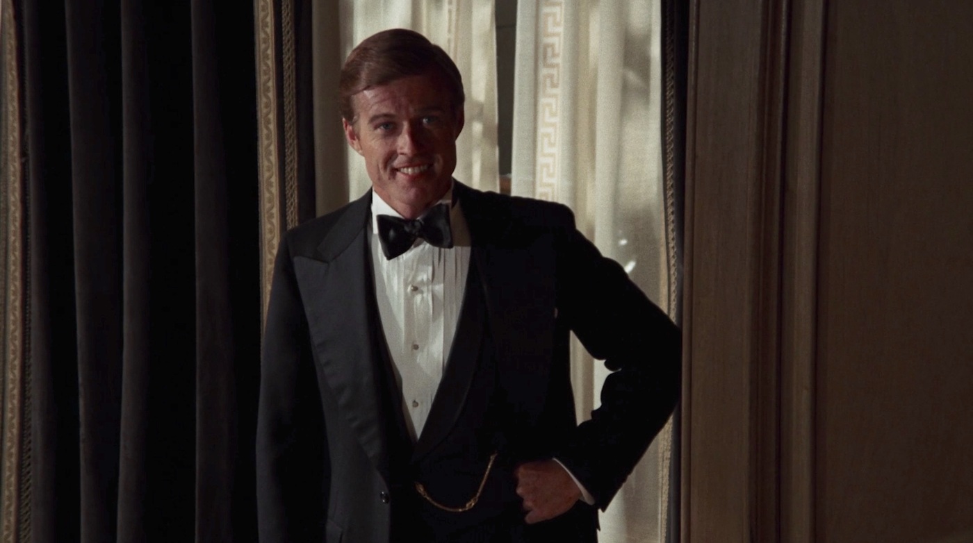 مجسّداً دور غاتسبي العظيم.