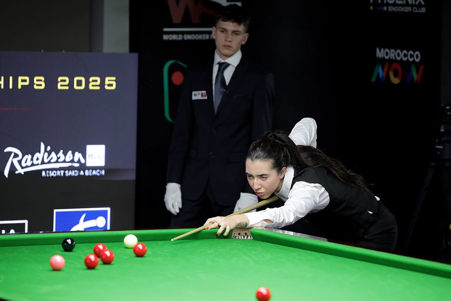 المغربية ياسمين إيثريب بطل العرب في البلياردو 9 و10 كرات.