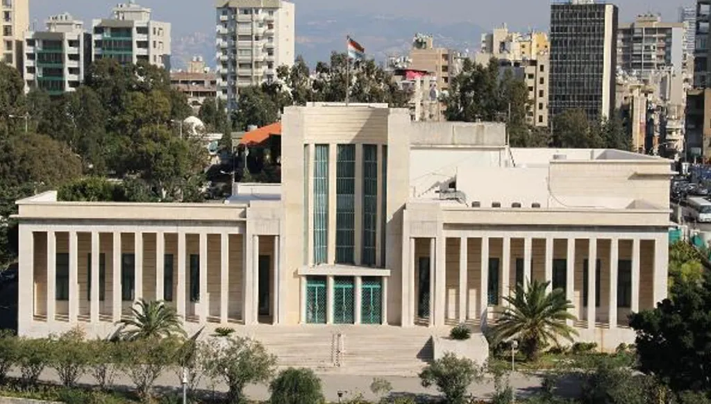 مشيخة العقل في لبنان تحذّر من التظاهر أو التعرض للسوريين
