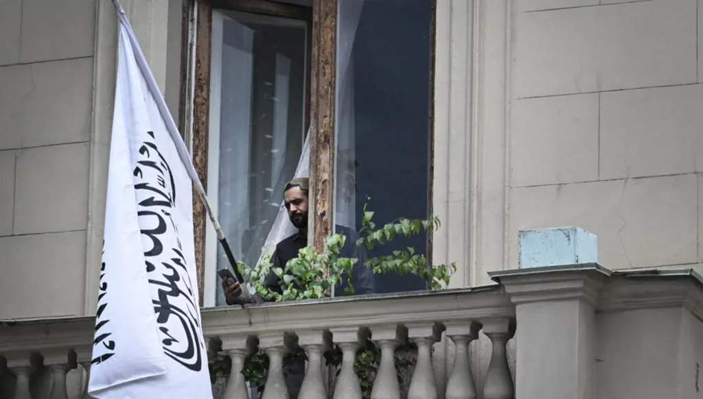 في أفعانستان... استخدام الهواتف الذكية بات محظوراً على موظفي القطاع العام