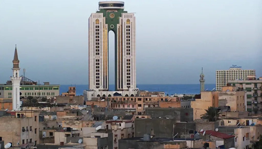 في العاصمة الليبية... إصابة رجال أمن خلال تفريقهم تظاهرة بالقرب من مقر الحكومة