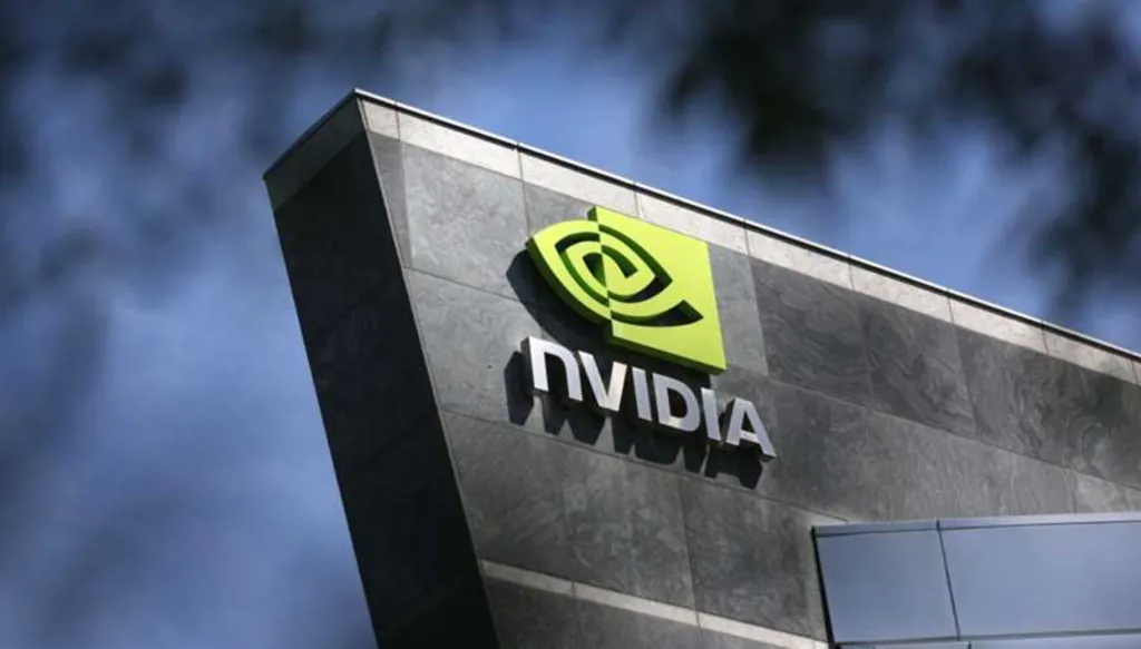 "إنفيديا" تقترب من عتبة 5 تريليونات دولار… شراكات هائلة ترفع السهم إلى قمة تاريخية