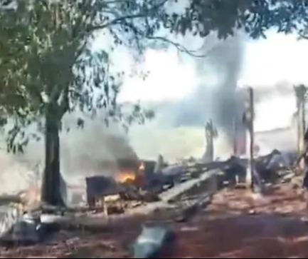 حطام الطائرة (سوشيال ميديا)