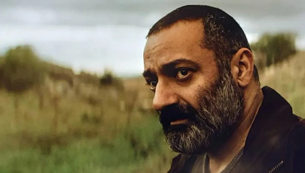 "يونان"... روعة الفوضى وإبداع التنسيق!