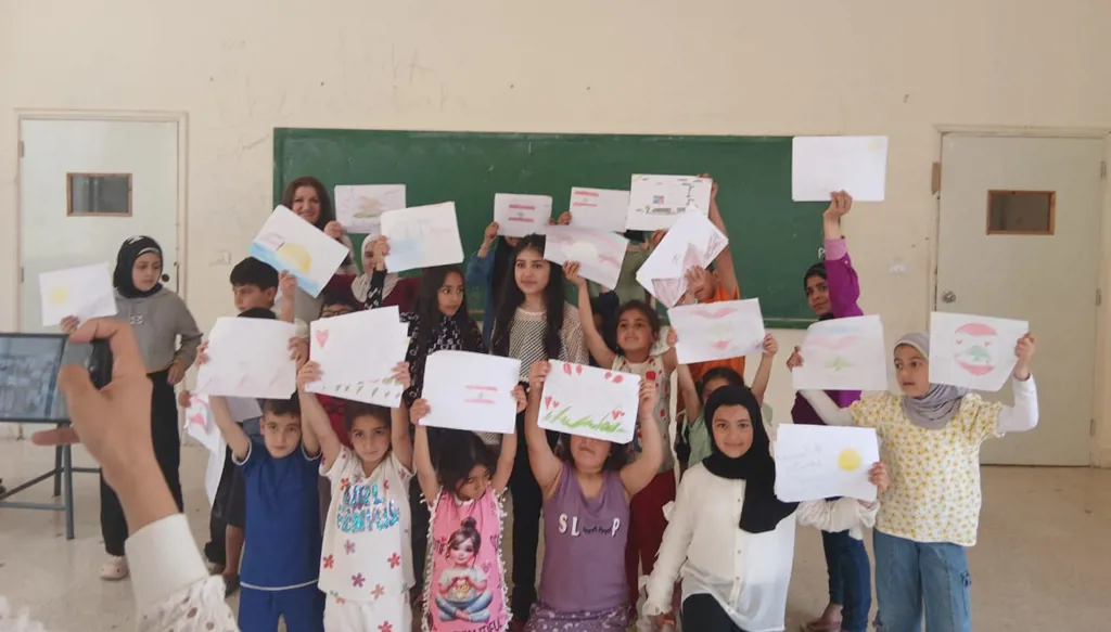 "نسيج الأمل" ترعى أطفالاً نازحين الى الإقليم... مبادرة فنية بيئية إنسانية