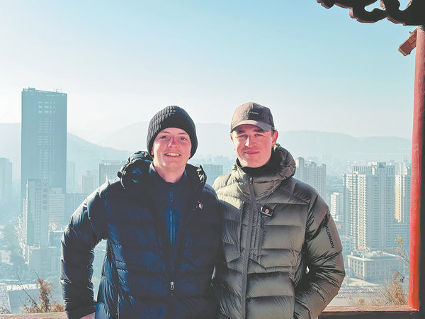 بنجامين أومبلو ولويك فوازو. (وكالات)