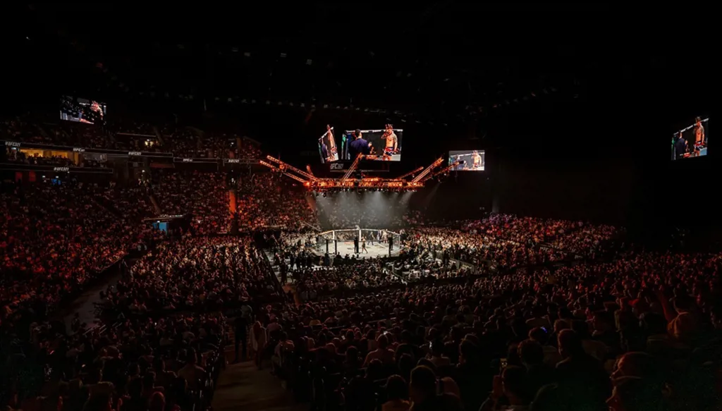 نزالات UFC تعود إلى أبوظبي في ليلة النزال المرتقبة