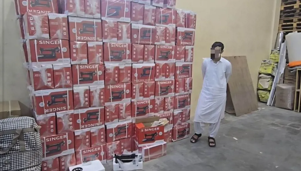 ماكينات خياطة "تغزل" مخدر الكريستال