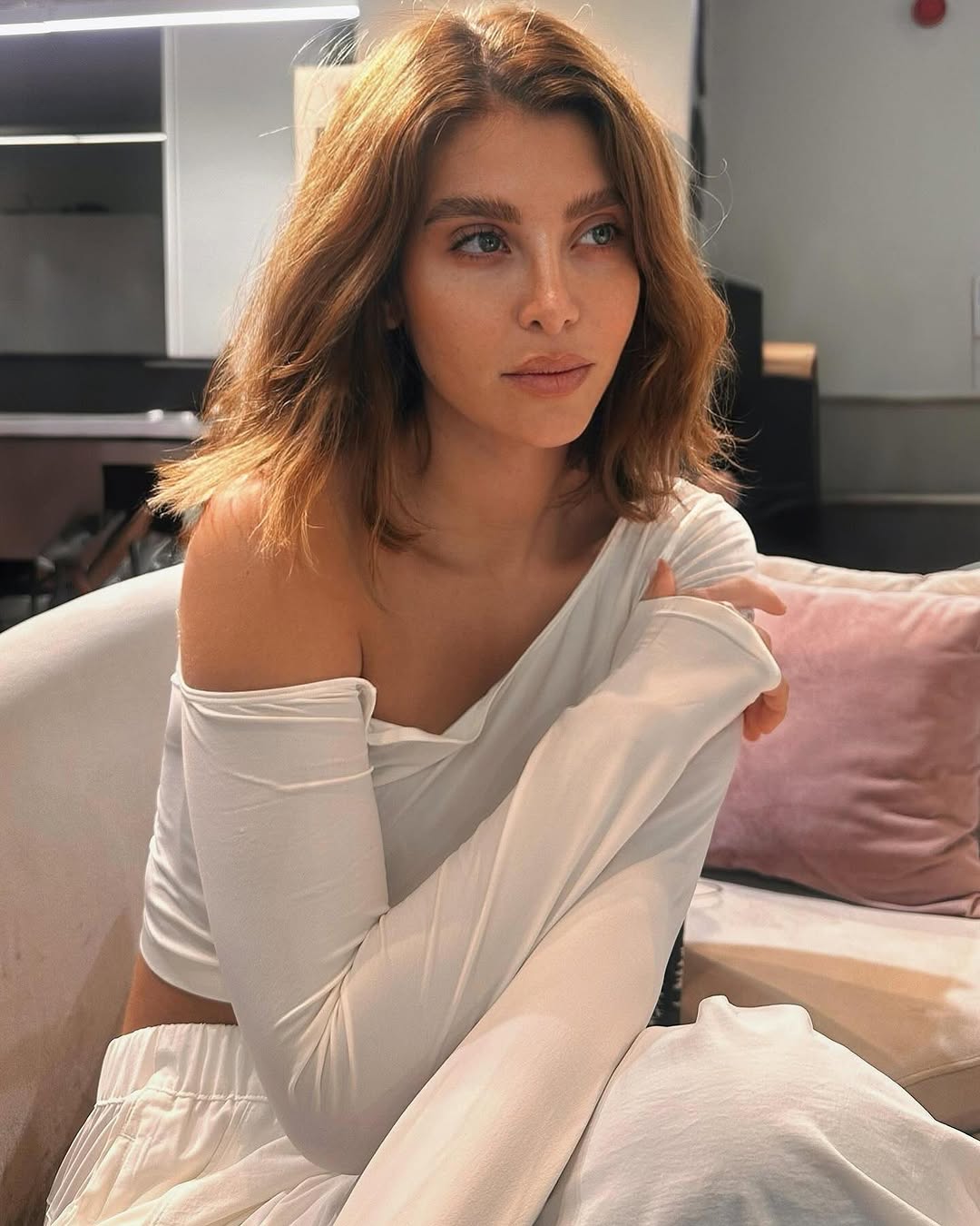 تسريحة شعر نور علي العفوية لقصة البوب العصرية (إنستغرام)