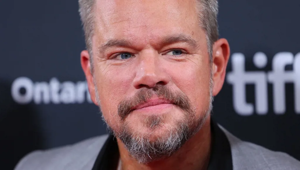 مات ديمون يُشيد بفيلم كريستوفر نولان: أحاول استيعاب التجربة