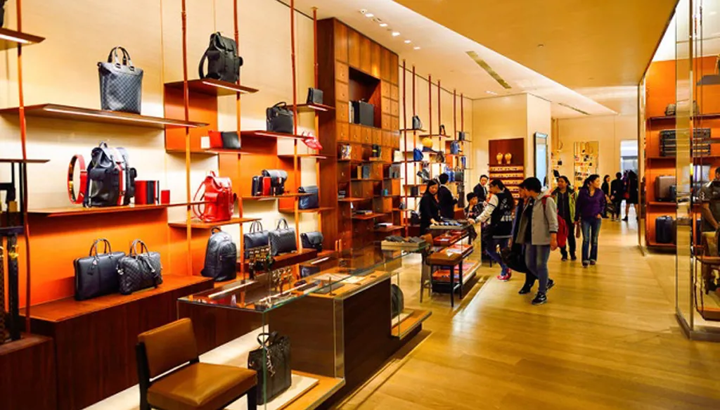 في تراجع هو الأكبر في 15 عاماً... سوق السلع الفاخرة في خطر؟