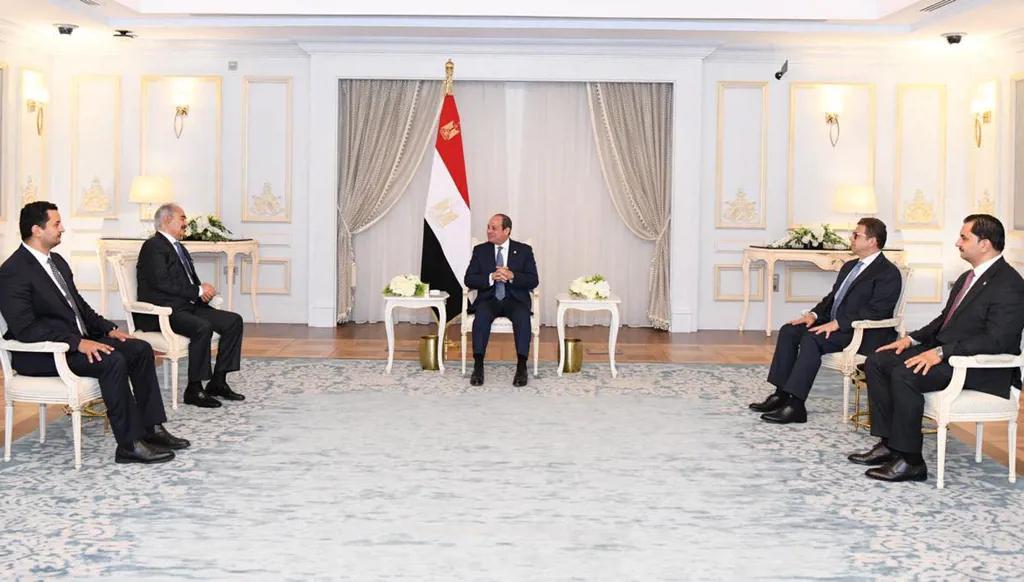 زيارة استراتيجية تُعيد الدفء إلى علاقة القاهرة وحفتر: الأمن أولاً