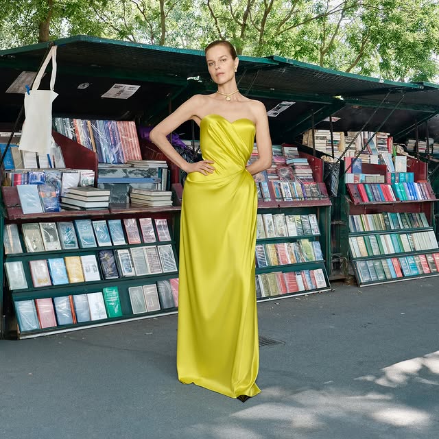 مجموعة بالنسياغا للأزياء الراقية (إنستغرام)