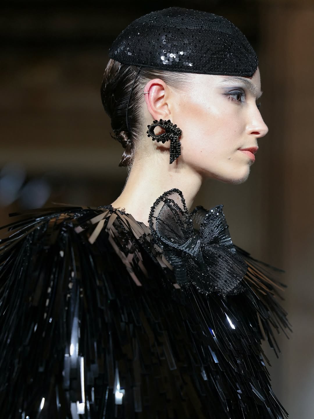 تصاميم أرماني الخالدة في اسبوع الموضة للأزياء الراقية 2026 في باريس (إنستغرام)