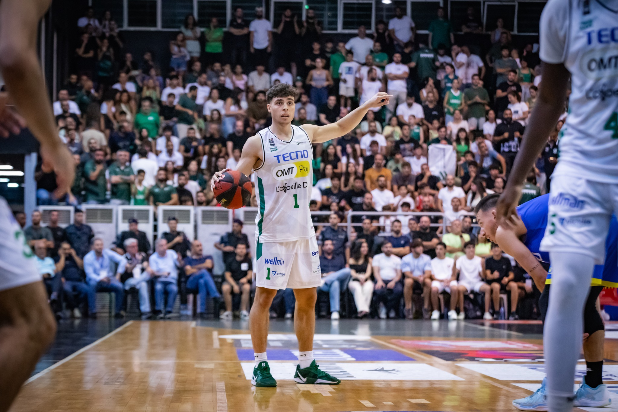 عمر جمال الدين مع نادي الحكمة. (فيسبوك)