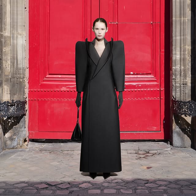 مجموعة بالنسياغا للأزياء الراقية (إنستغرام)