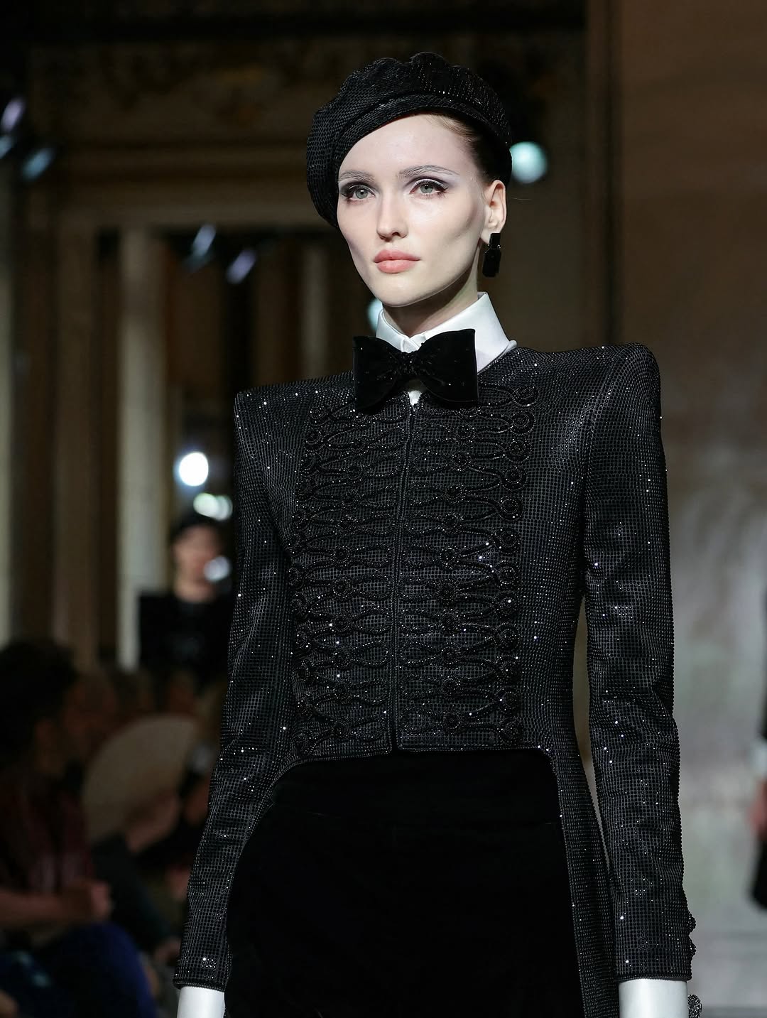 مجموعة Armani Privé للأزياء الراقية لخريف وشتاء 2025–2026 في باريس (إنستغرام)