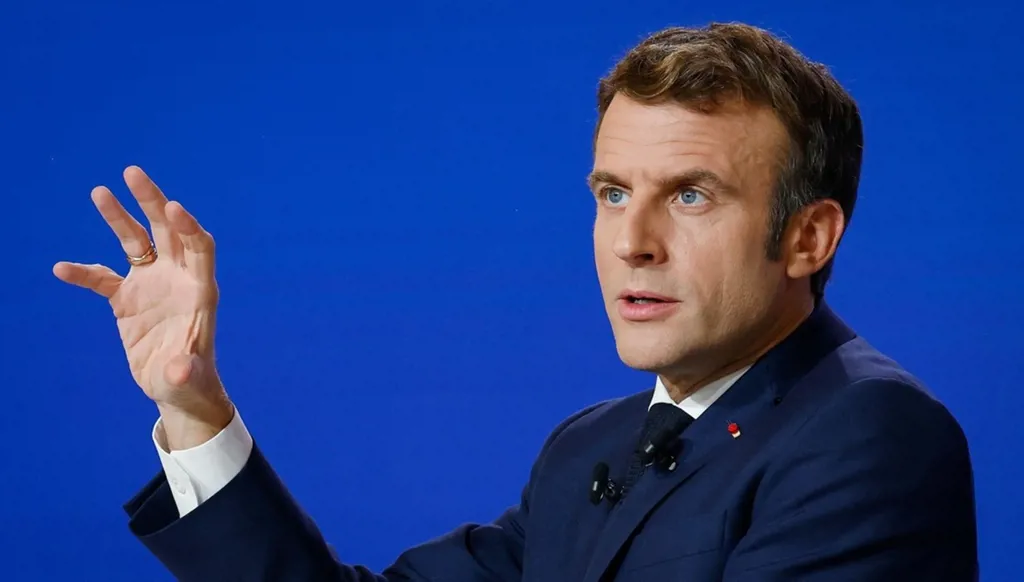 "آتية من روسيا"... ماكرون يعلن احتجاز البحرية الفرنسية ناقلة نفط في المتوسط