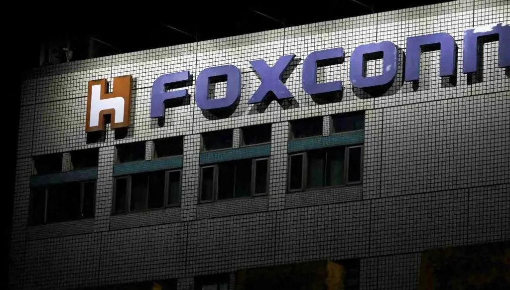 "فوكسكون" تتوقّع إيرادات قويّة في الربع الأول