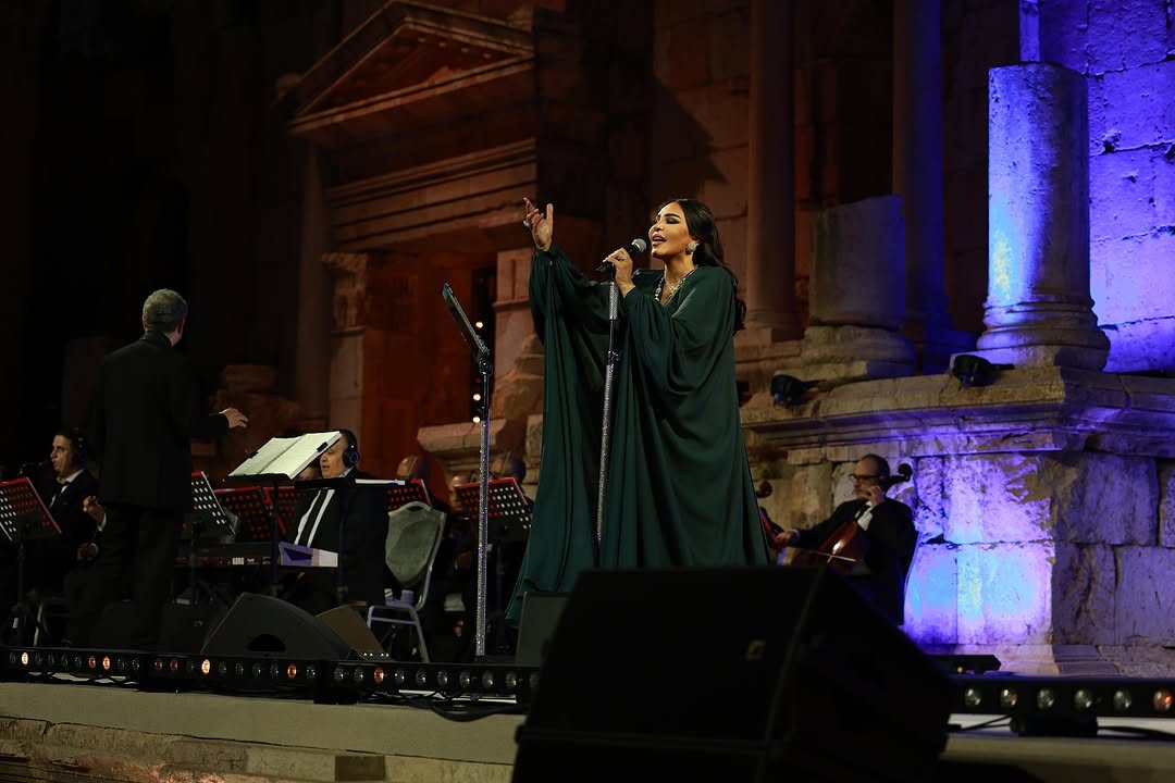 اطلالة الملكة احلام الشامسي في مهرجان جرش (إنستغرام)