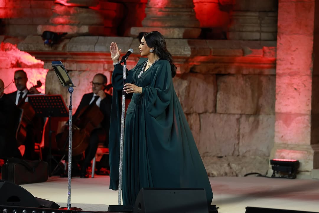 اطلالة الملكة احلام الشامسي في مهرجان جرش (إنستغرام)