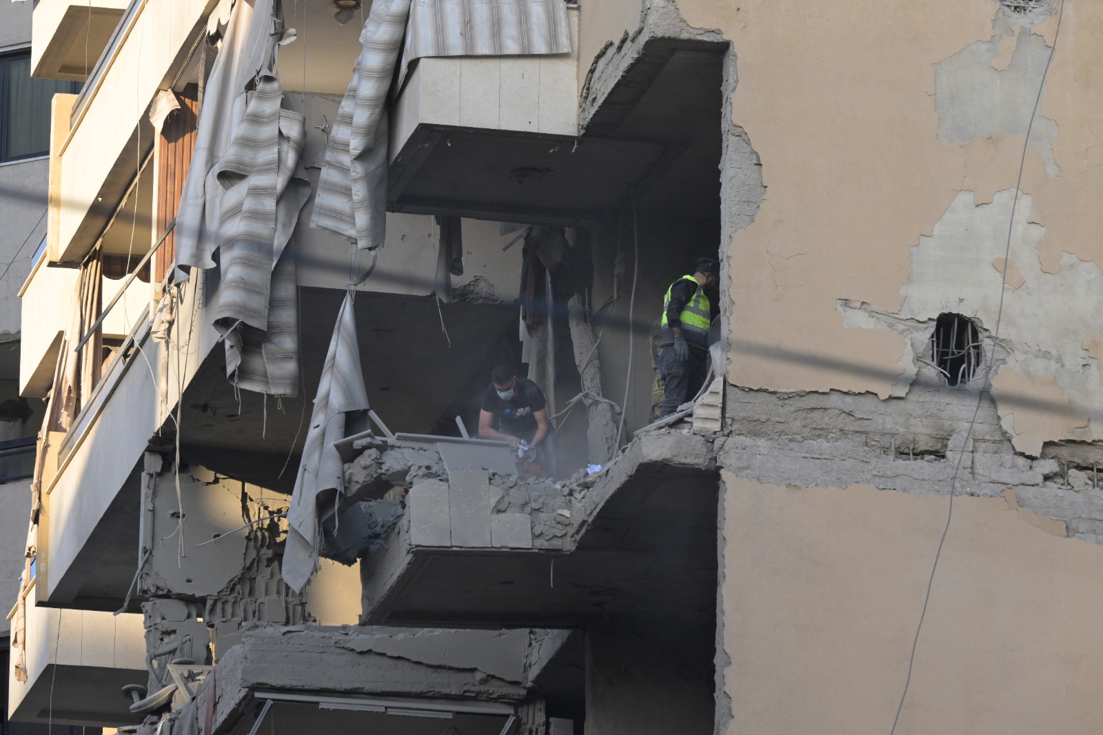 الشقة المستهدفة في الضاحية الجنوبية لبيروت (نبيل اسماعيل).