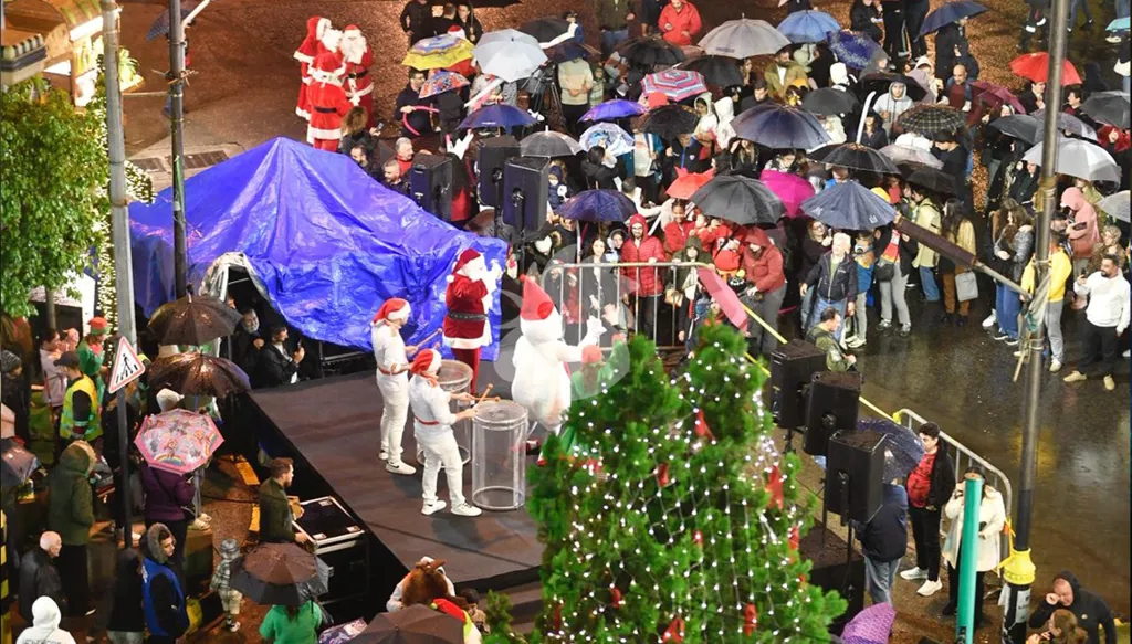 إضاءة شجرة الميلاد في ساحة ساسين (حسام شبارو).